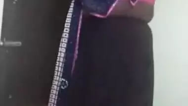 Man behind camera films sex video of Desi mom who puts the sari on