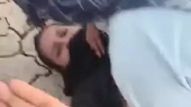 Friend captures Desi boy chaotically fucking XXX whore on the ground