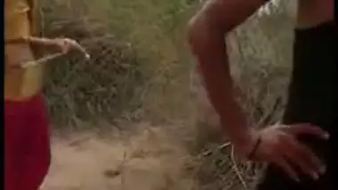 Cheating wife gets outdoor sex, caught red handed and her mms sex
