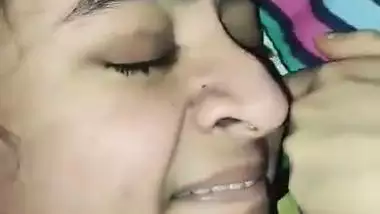 A big dick in a tight pussy and shooting of a chudai MMS