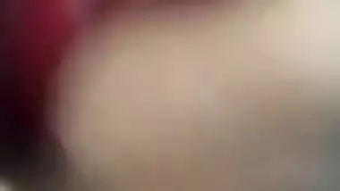 Desi MILF has shaved XXX hole to expose it on camera in the MMS video