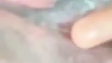 Hot XXX striptease video of the Sri Lankan Desi wife with lush lips