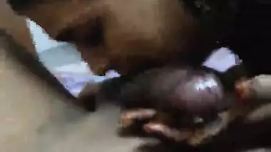 Desi randi bhabhi Shabnam blowjob n strips aur thoda karo na hindi audio