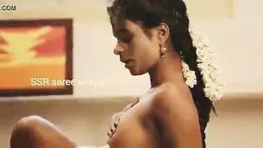 Indian girl topless in saree