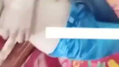 18 yr old Bihari girl gets naked in an Indian girl nude MMS