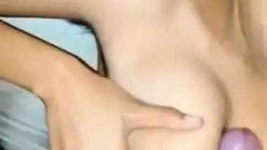 Today Exclusive- Hot Look Desi Girl Handjob And Bf Cum On Her Face