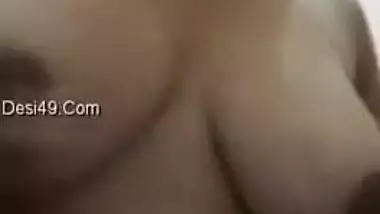 Thick Desi bookworm goes in bath to play with XXX tits and masturbate