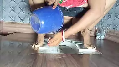 Honey Moon In Bengali Maid Pissing In Morning