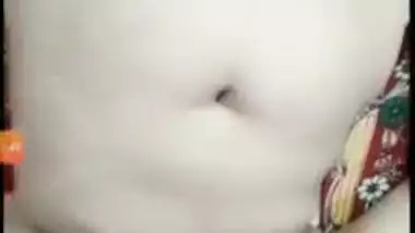 Desi mature slut strips slowly to show her XXX body to horny lover