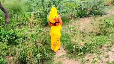 Outdoor Sex In Yellow Saree Indian Village Sex Video In Hindi Clear Audio Babita-x-singh