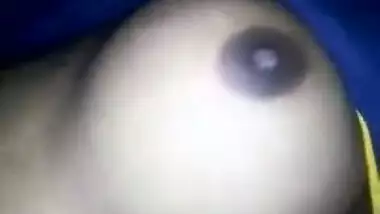 Dusky village slut rubs and fingers her hairy Desi slit for XXX cam