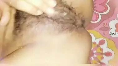 Desi mommy puts off sexy red lingerie to show XXX boobs and pussy