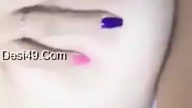 XXX model of Indian origin teases men gently massaging boobs