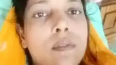 Shy Desi model reveals her cute XXX tits to the client on video call