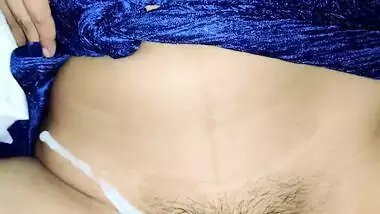 Desi whore gives sexual joy to boy during the XXX act of procreating