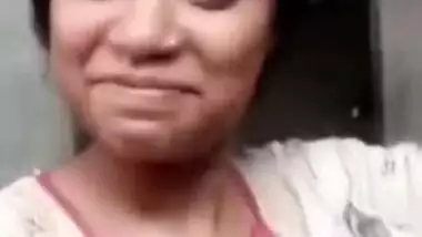 XXX girl does what Desi friend says and exposes her boobs on camera